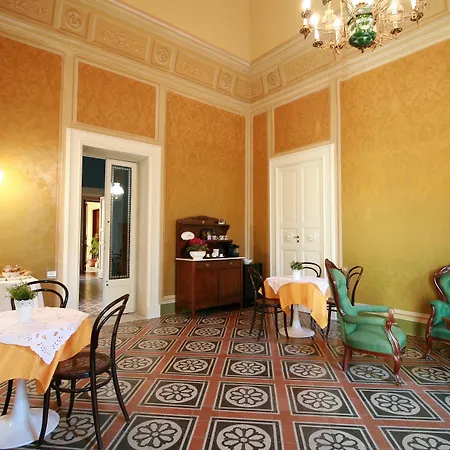 Chez Moi Charme Bed and Breakfast 4*